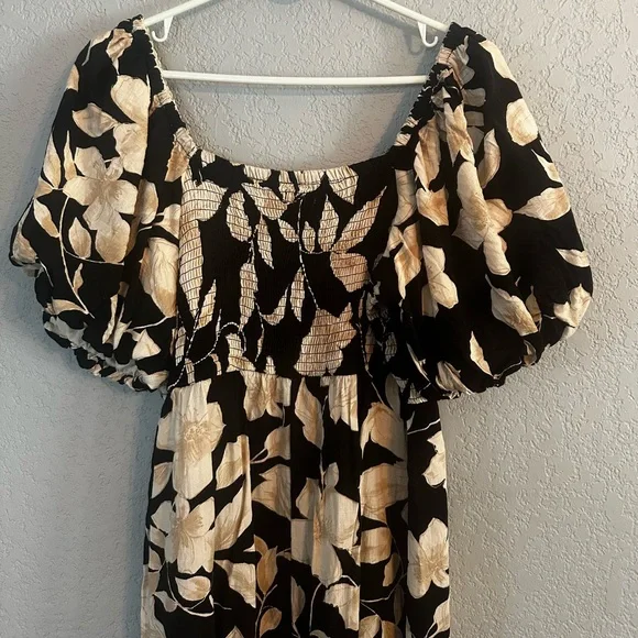 Maurice’s puff sleeve smocked floral dress - Picture 4 of 4